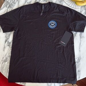 Lululemon Metal Vent Shirt. Size XL.